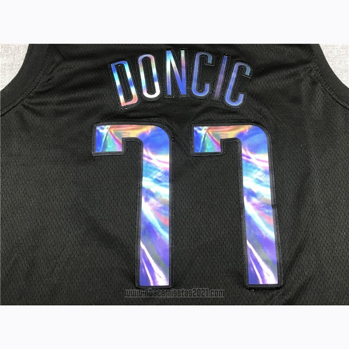 Camiseta Dallas Mavericks Luka Doncic #77 Iridescent Logo Negro